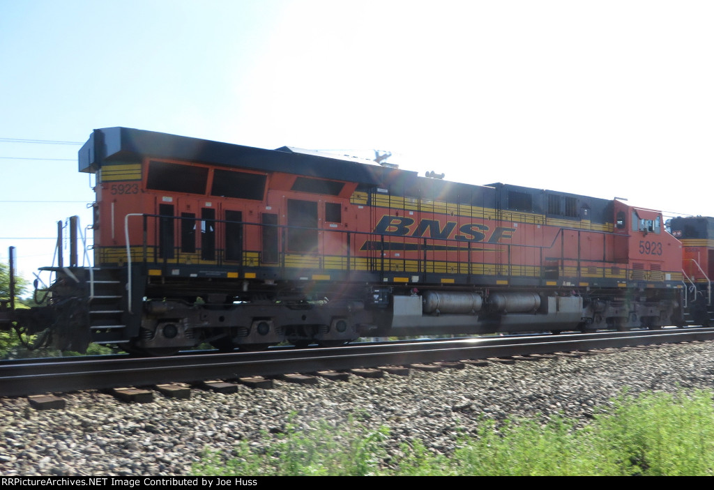 BNSF 5923